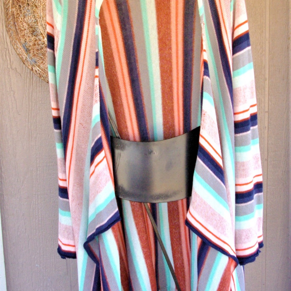 Colorful Sweater - Picture 4 of 4